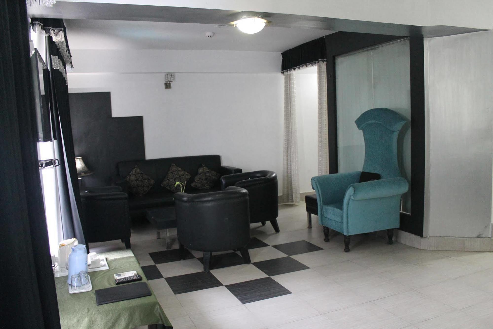 Aravali Clarks Inn Алвар Екстер'єр фото
