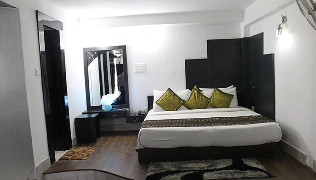 Aravali Clarks Inn Алвар Екстер'єр фото