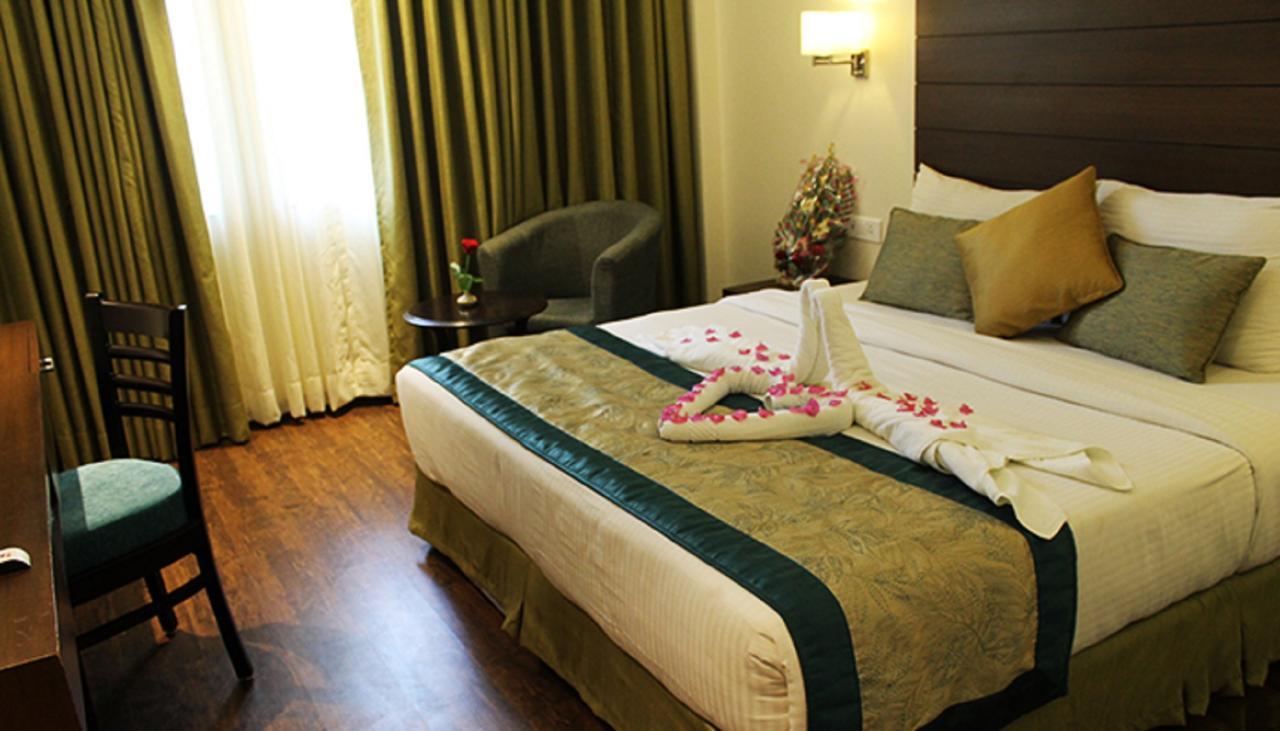 Aravali Clarks Inn Алвар Екстер'єр фото