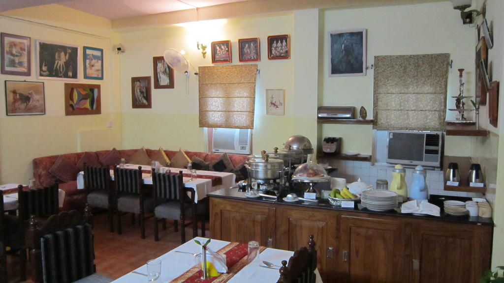 Aravali Clarks Inn Алвар Екстер'єр фото
