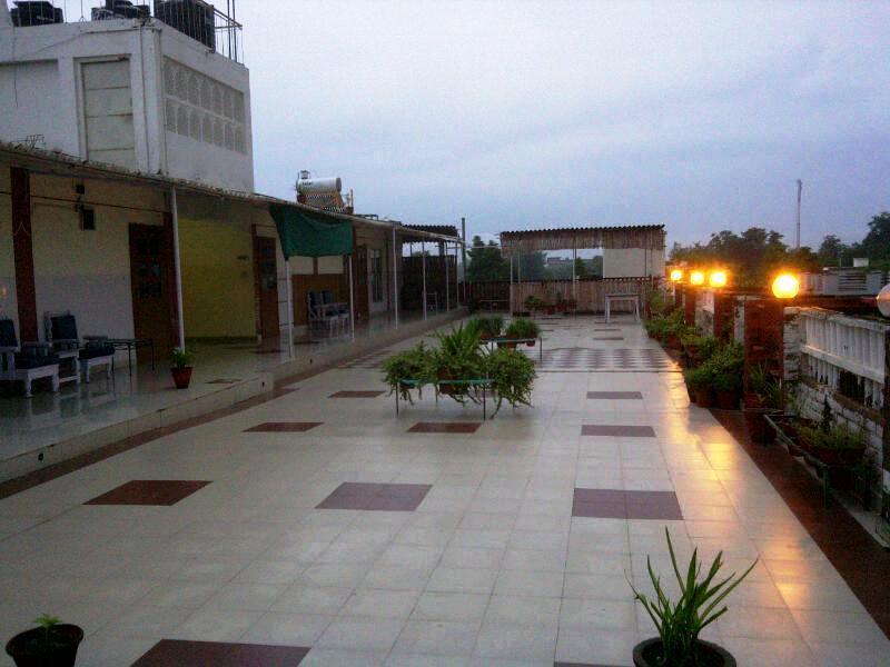 Aravali Clarks Inn Алвар Екстер'єр фото